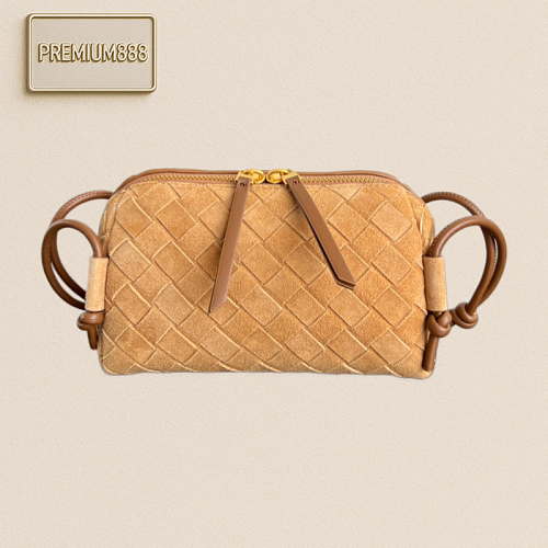 The New Concert Pouch Model Is Truly The Most Beautiful And Practical Mini Bag I've Ever S