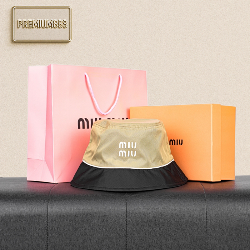 Miu Double Color-blocked Bucket Hat A Standout Piece In The Fashion World