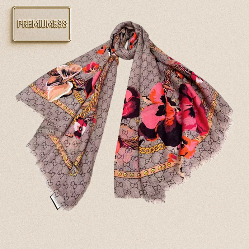 Gucci's Classic Double G Logo Is Paired With Floral Elements Which Permeates The Temperame