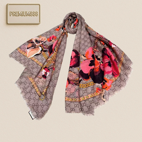 Gucci's Classic Double G Logo Is Paired With Floral Elements Which Permeates The Temperame