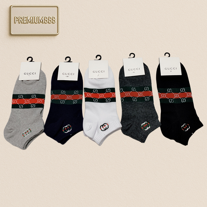 Gucci Short Socks - Exquisite Embroidery With Double G Design. Essential Items For Spring