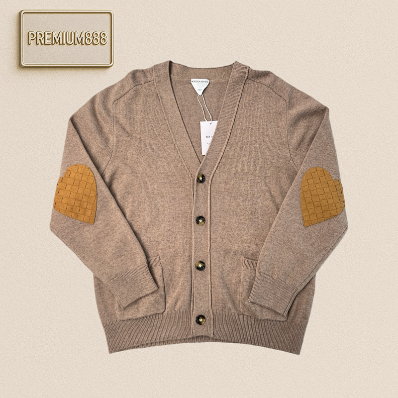 Bv Cashmere Heart-shaped Leather Knitted Cardigan