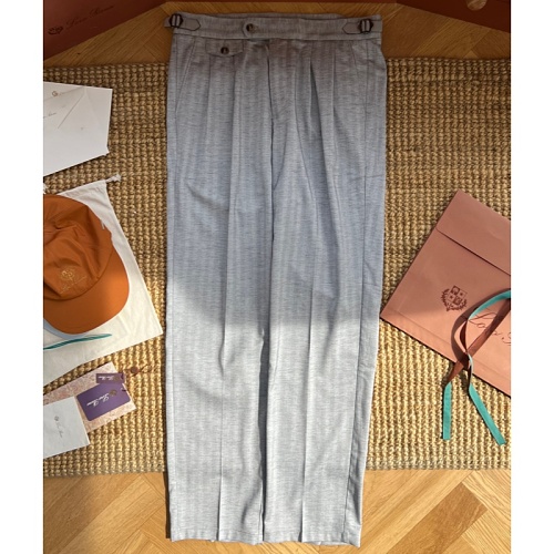 The Fabric Texture Is Superb. We Select A High-density Wool Blend Fabric With An Air Layer