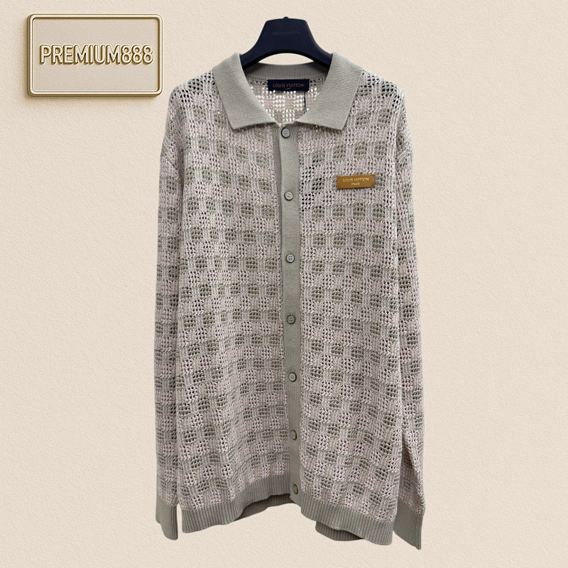 1v Louis Leather Label Embossed Knitted Long-Sleeved Cardigan
