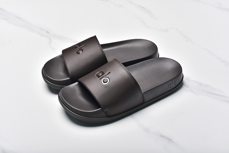 AL O Yo Ga Slippers Unisex Brown