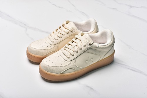 Alo Yoga Recovery Mode Board Shoes Beige