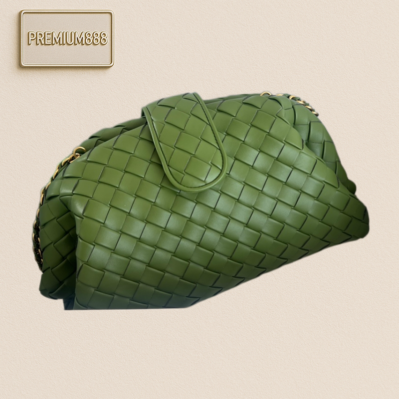The New Lauren Chain Handbag A Classic Handbag Design Was Created In The Late 1970s. It Be