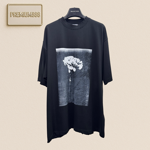 Balenciaga Carnation Lettering Print Short-Sleeved T-Shirt