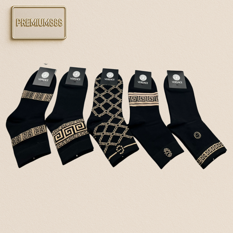 Product Versace. Essential For Men In Spring Summer And Autumn Seasons. Mid-length Socks.