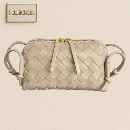 The New Concert Pouch Model Is Truly The Most Beautiful And Practical Mini Bag I've Ever S