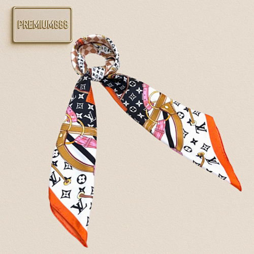 Louis Vuitton The Flower And Straps Silk Square Is Elegant With Striking Brushstrokes Depicting Monogram