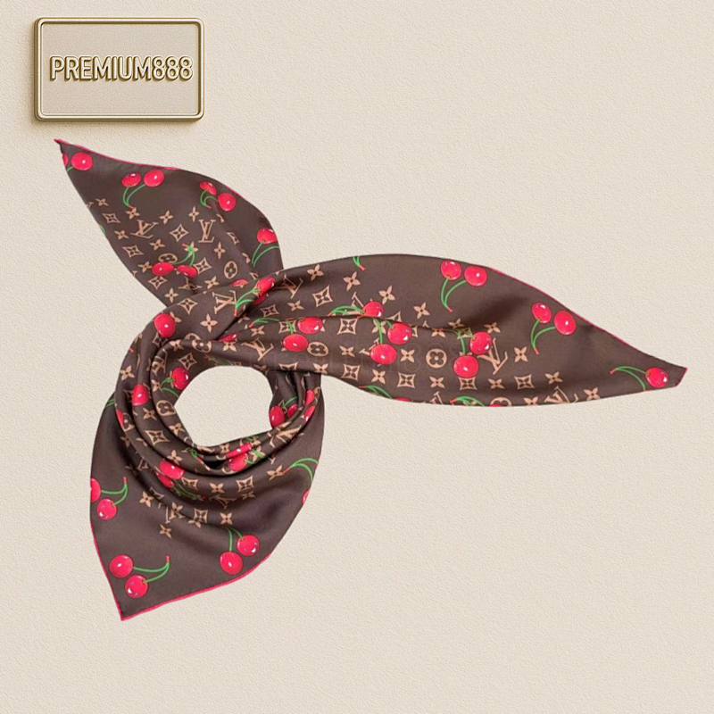 Louis Vuitton 100 Mulberry Silk