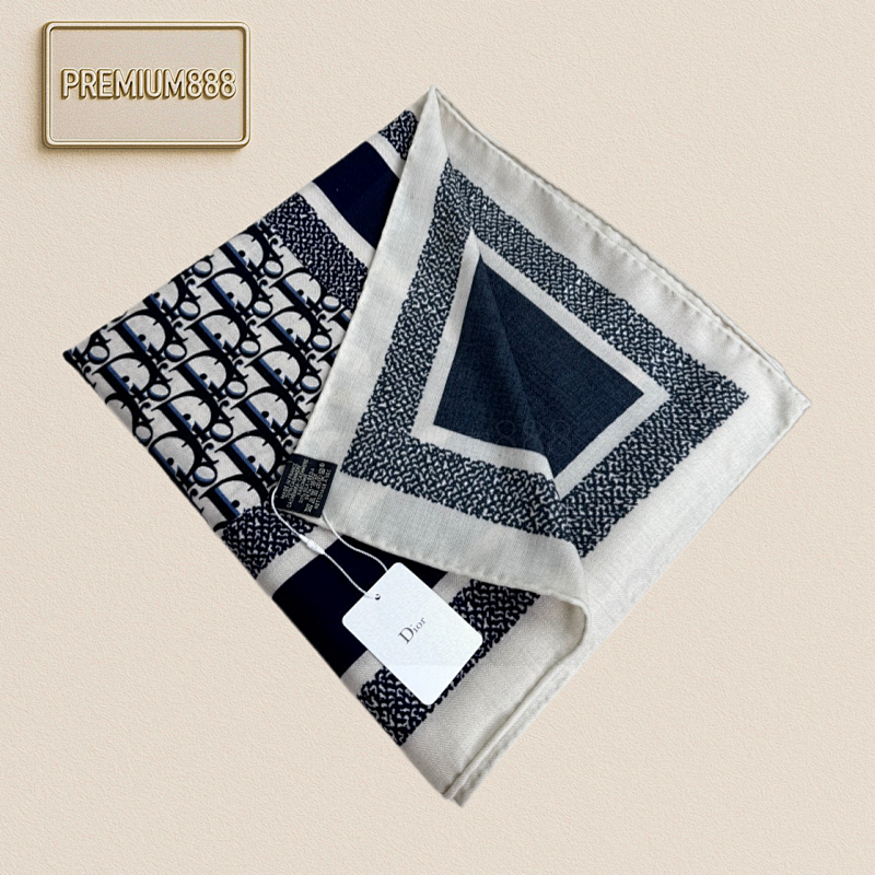 This Diortwin Square Features A Two-tone Double-sided Design That Pays Homage To The Iconi