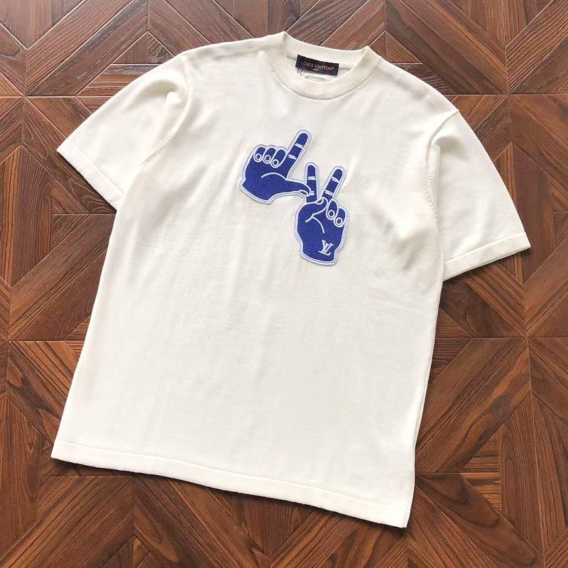 L T-Shirt Sweater