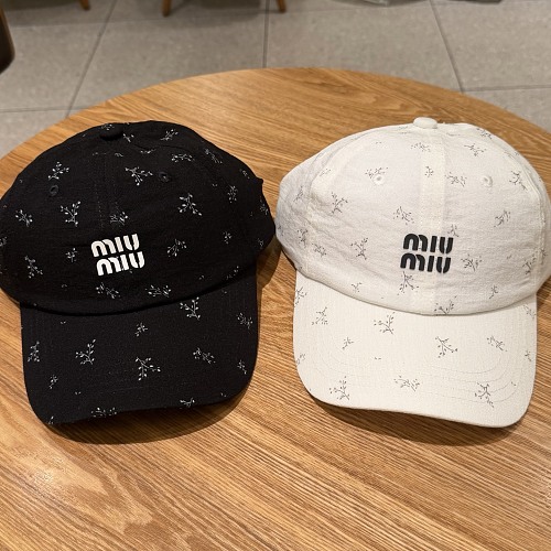 Miu Miu hat