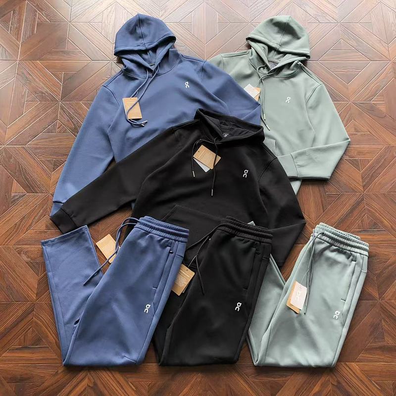 ON RU I G Hoodie Trousers