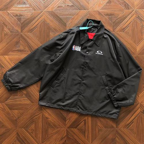 B L IA A X N A Jacket