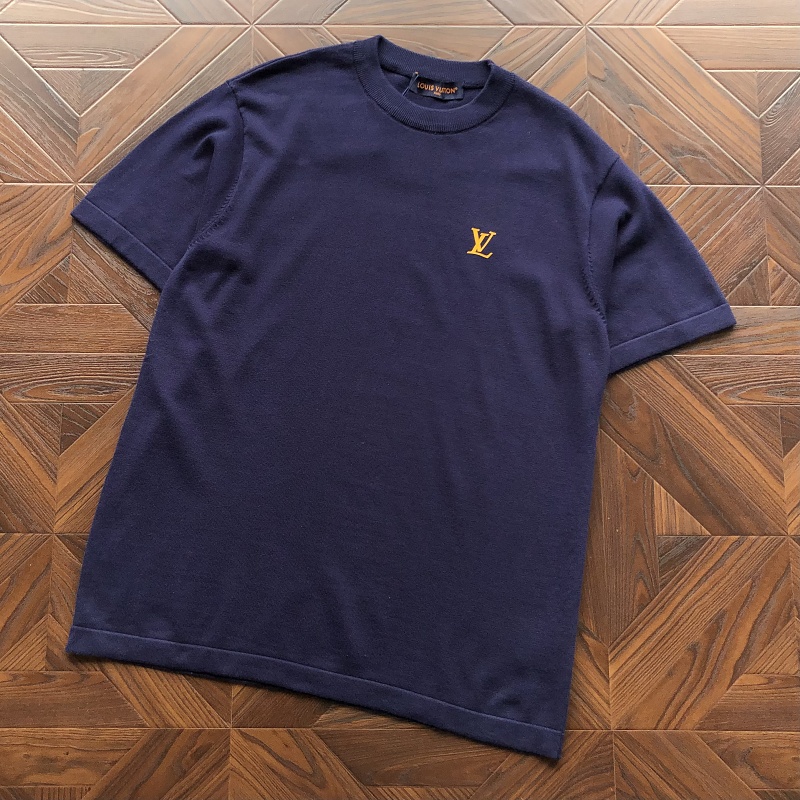 L T-Shirt Sweater