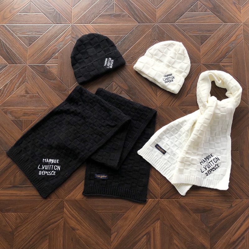 L Cap Scarf