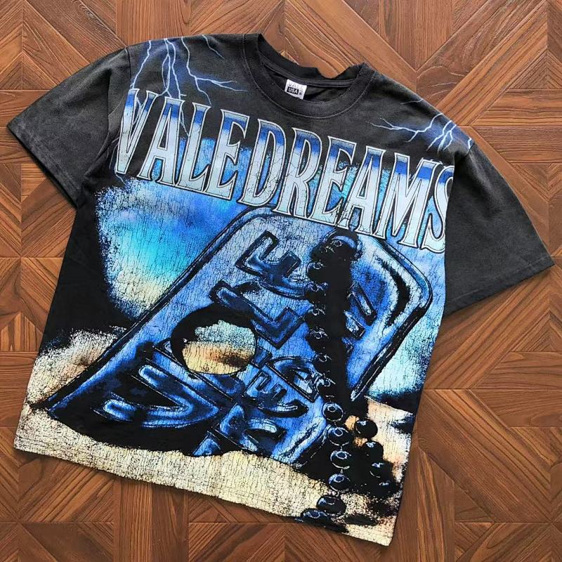 VA L Y T-Shirt