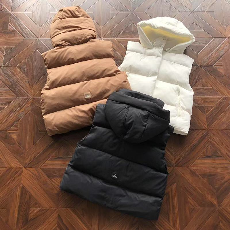 A O Y A Down Vest