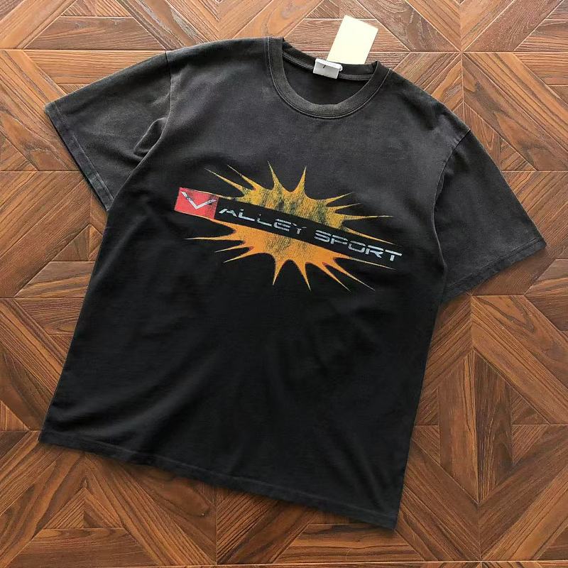 VA L Y T-Shirt