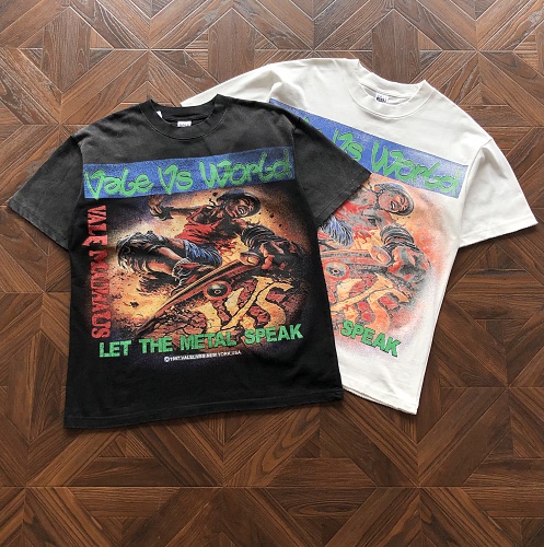 VA L Y T-Shirt