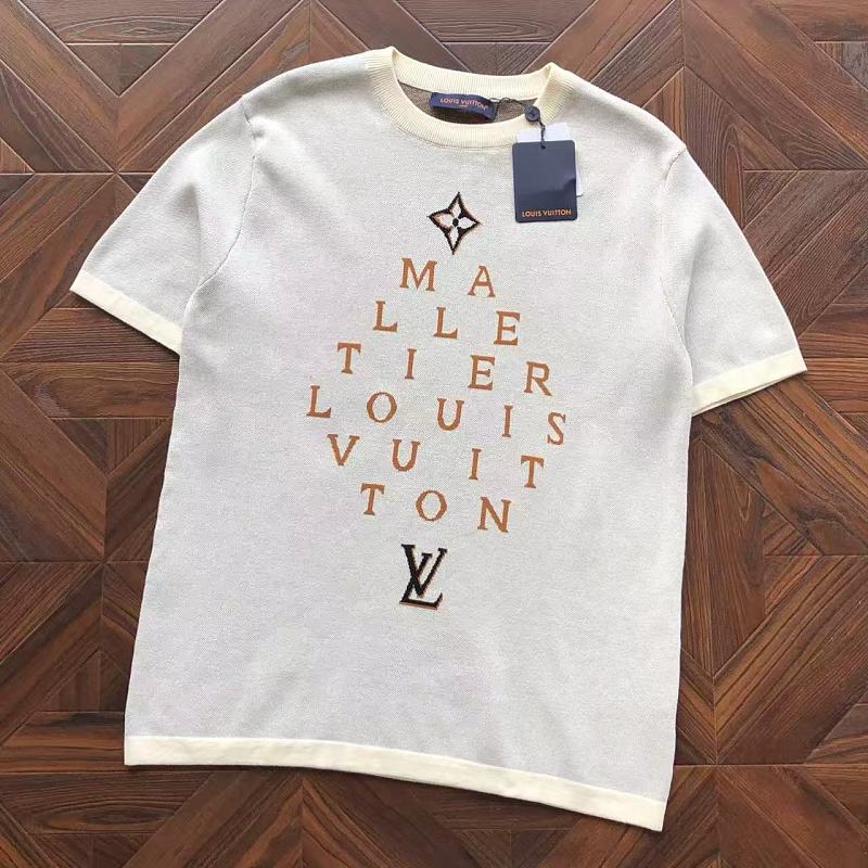 L T-Shirt Sweater