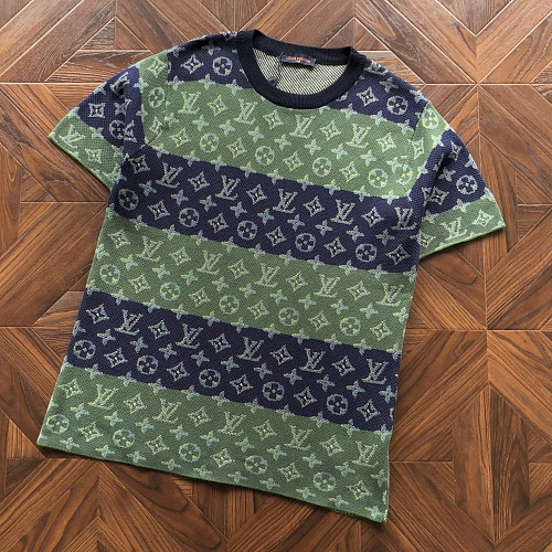 L T-Shirt Sweater