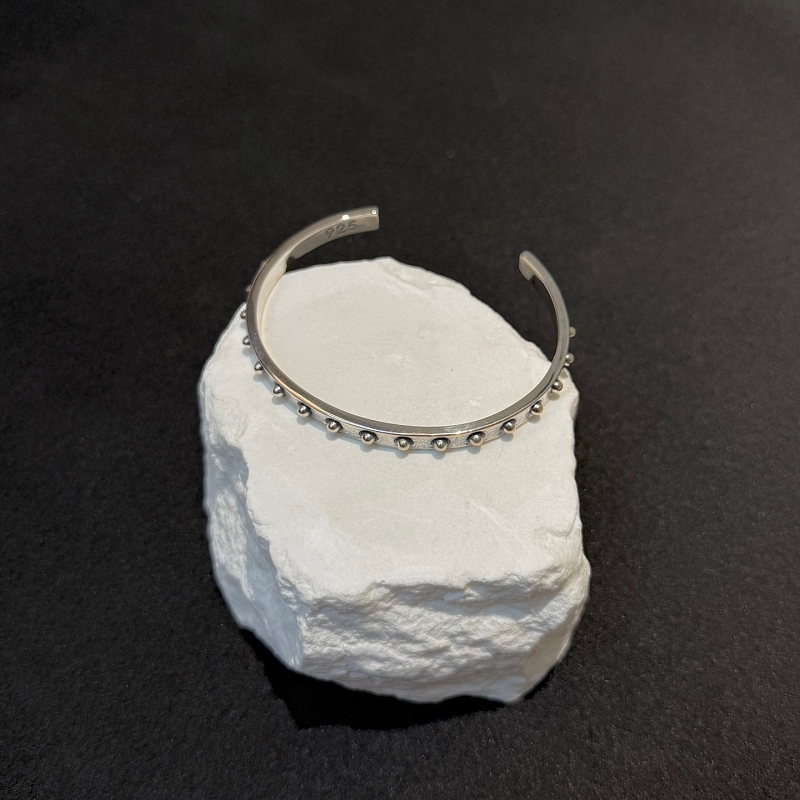 Alexander W G Jewelry