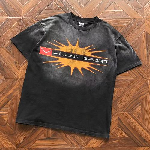 VA L Y T-Shirt