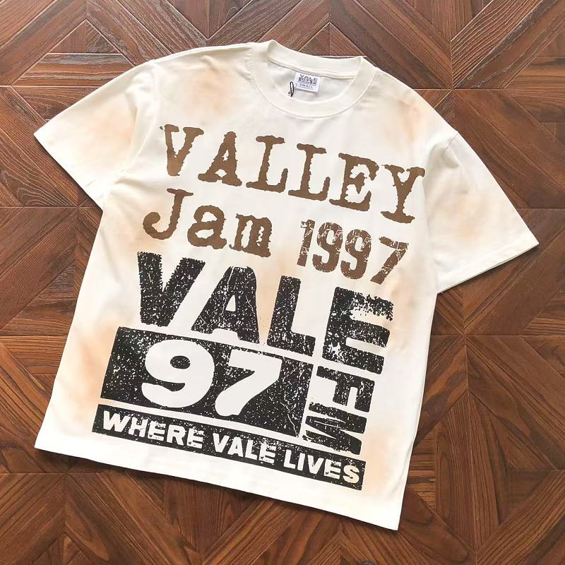 VA L Y T-Shirt