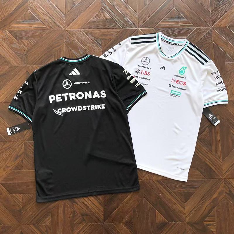 Adidas T-Shirt