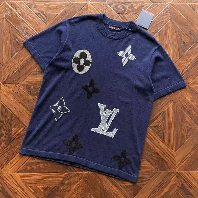 L T-Shirt Sweater