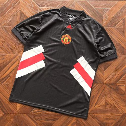 Adidas T-Shirt