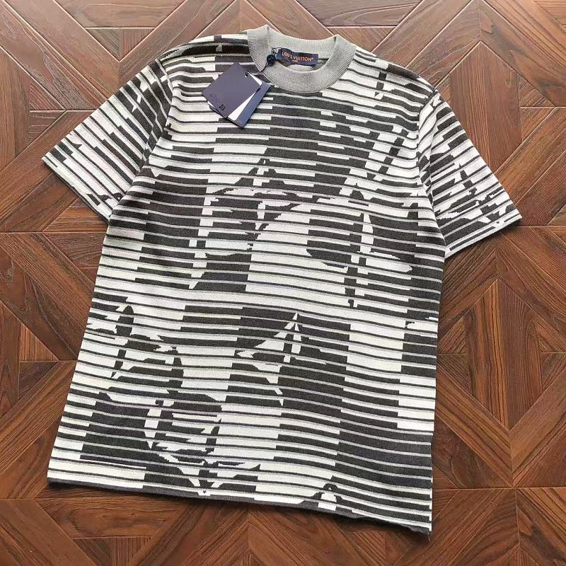 L T-Shirt Sweater