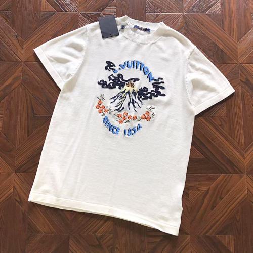 L T-Shirt Sweater