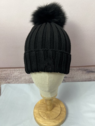 PRO043 Woman Pom Wool Hat