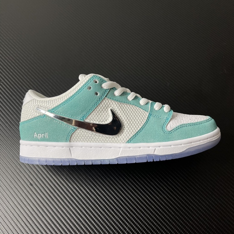 Nike Dunk Frozen Rose