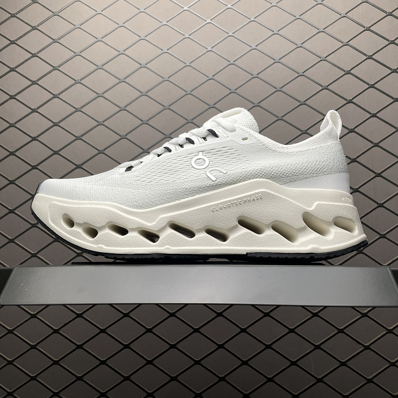 On Cloudsurfer Max Cny