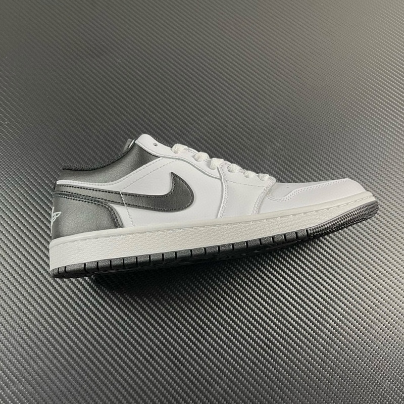 Jordan AJ1 Low Cut Black And White