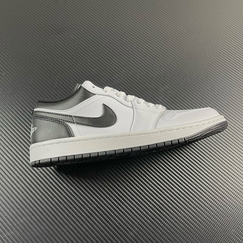 Jordan AJ1 Low Cut Black And White