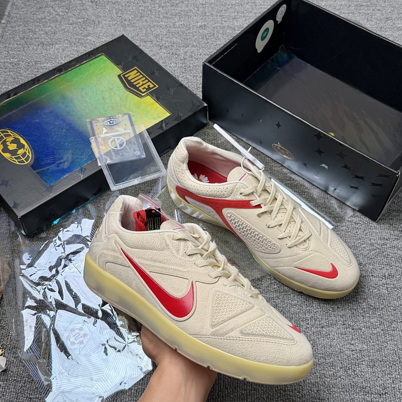 Peaceminusone Nike Cryoshot Maestri II