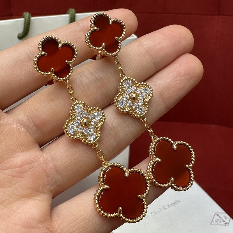 Earrings from Scarlettluxury