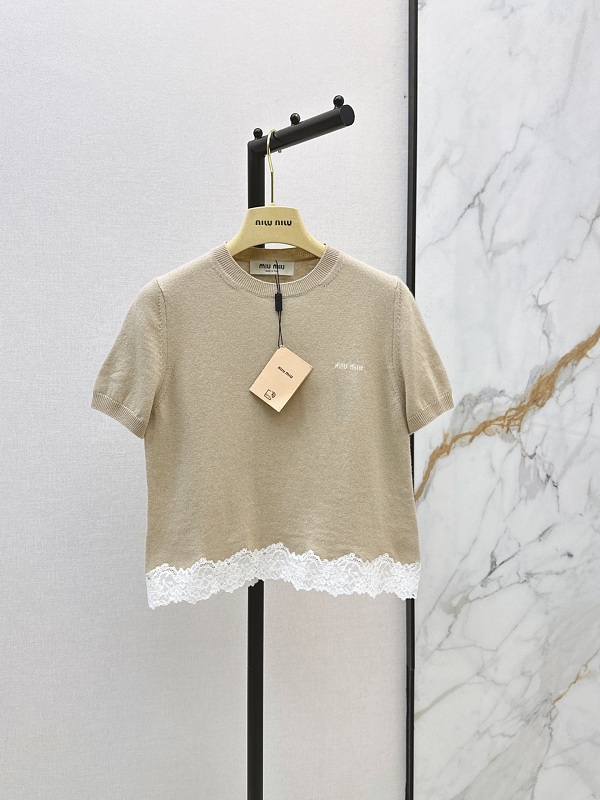 Sweater from Scarlettluxury