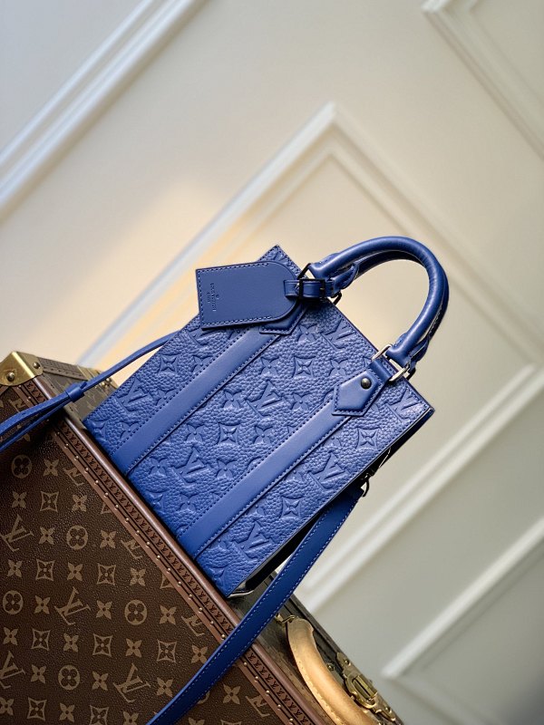 Louis Vuitton crossbody bag