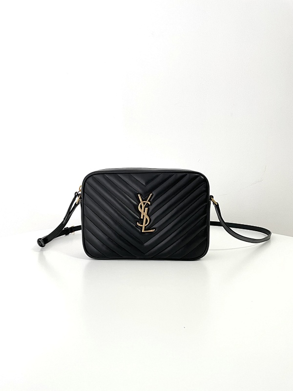Camera bag from Scarlettluxury