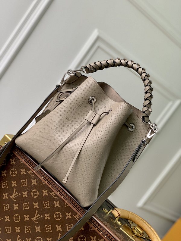 Louis Vuitton crossbody bag