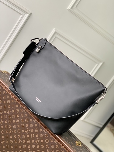 Louis Vuitton shoulder bag