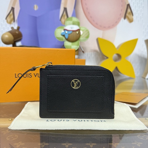 Card holder from Scarlettluxury